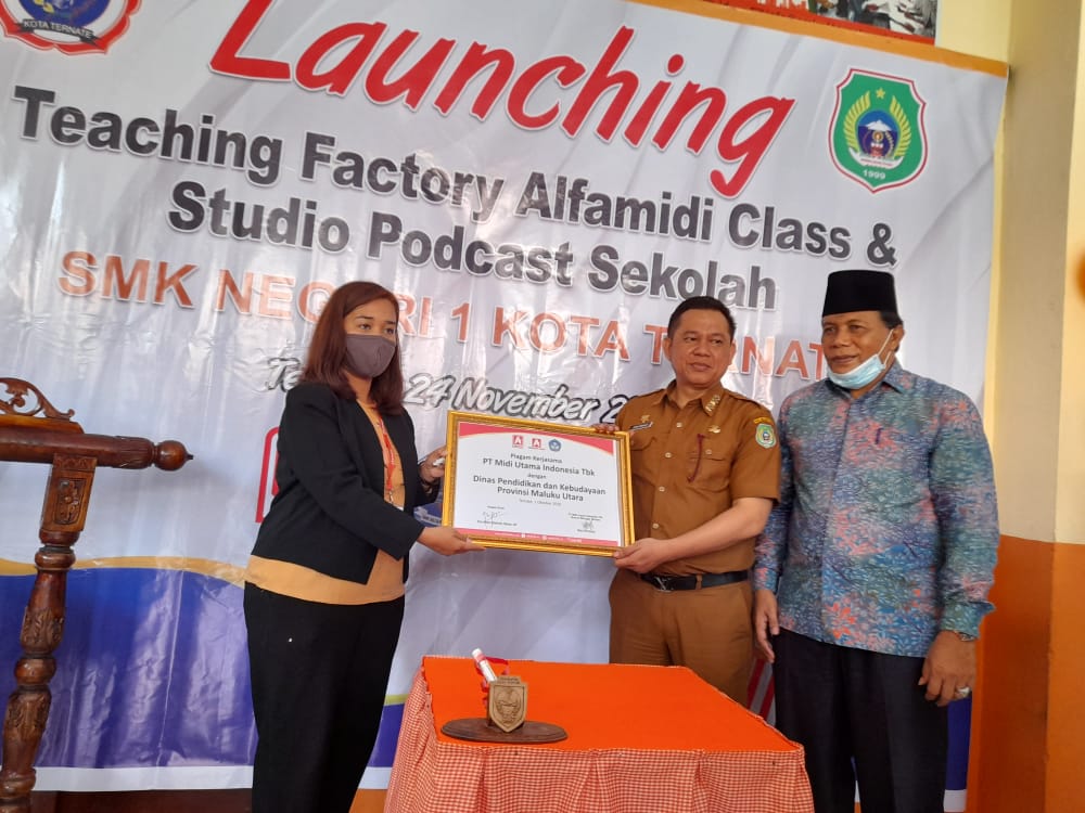 Peduli Pendidikan, Alfamidi Hibahkan Laboratoriun Ritel di SMK Negeri 1 Ternate